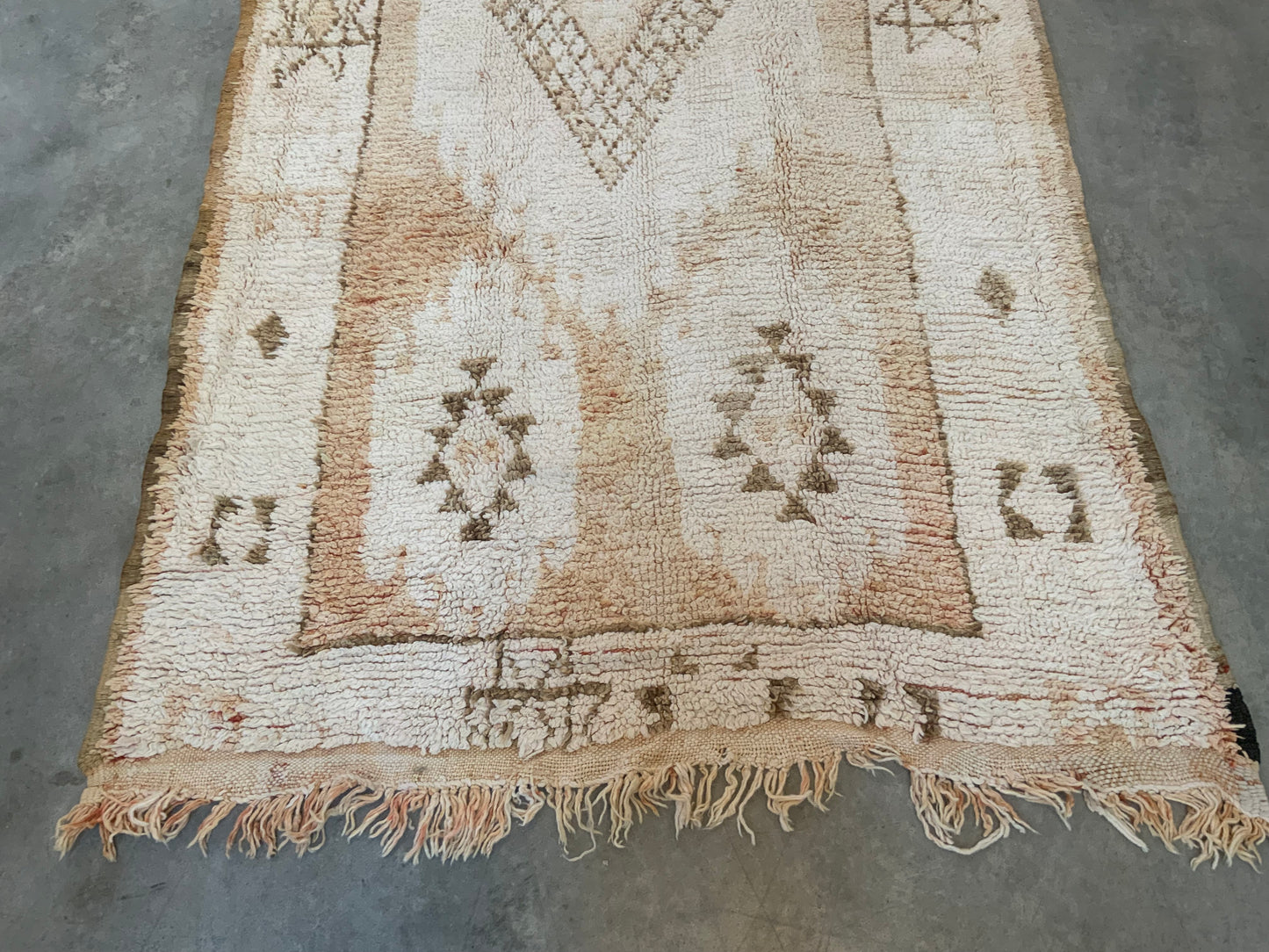 Authentic Vintage Moroccan Rug MNRG443472575 - 5’2” x 11’2”