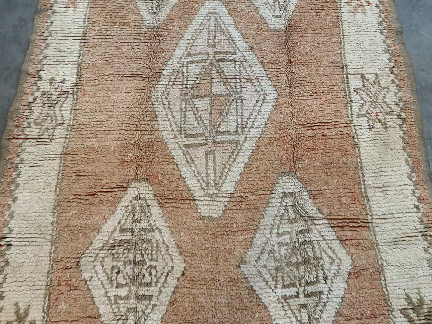Authentic Vintage Moroccan Rug MNRG112653500 - 5’6” x 9’5”