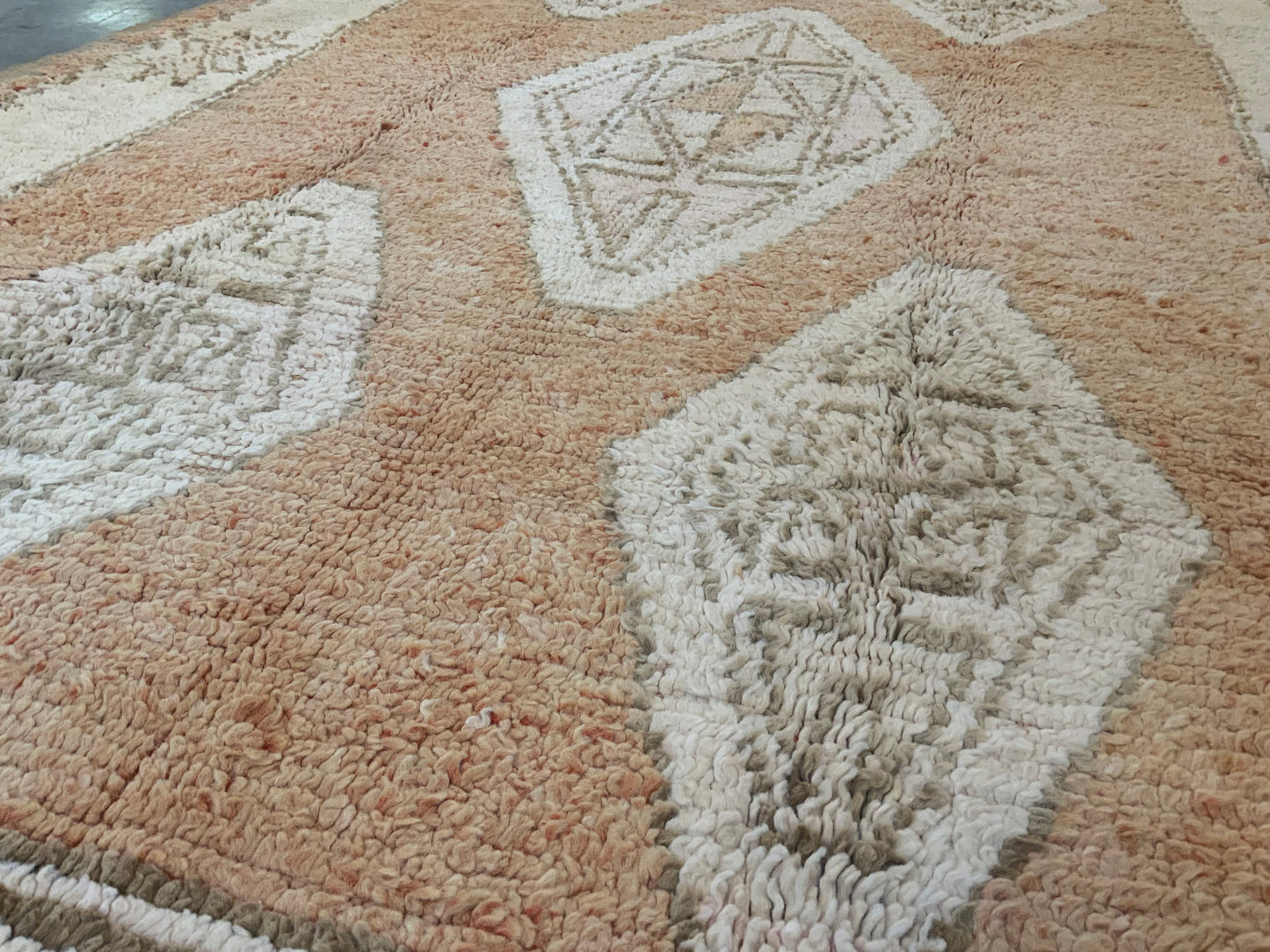 Authentic Vintage Moroccan Rug MNRG112653500 - 5’6” x 9’5”