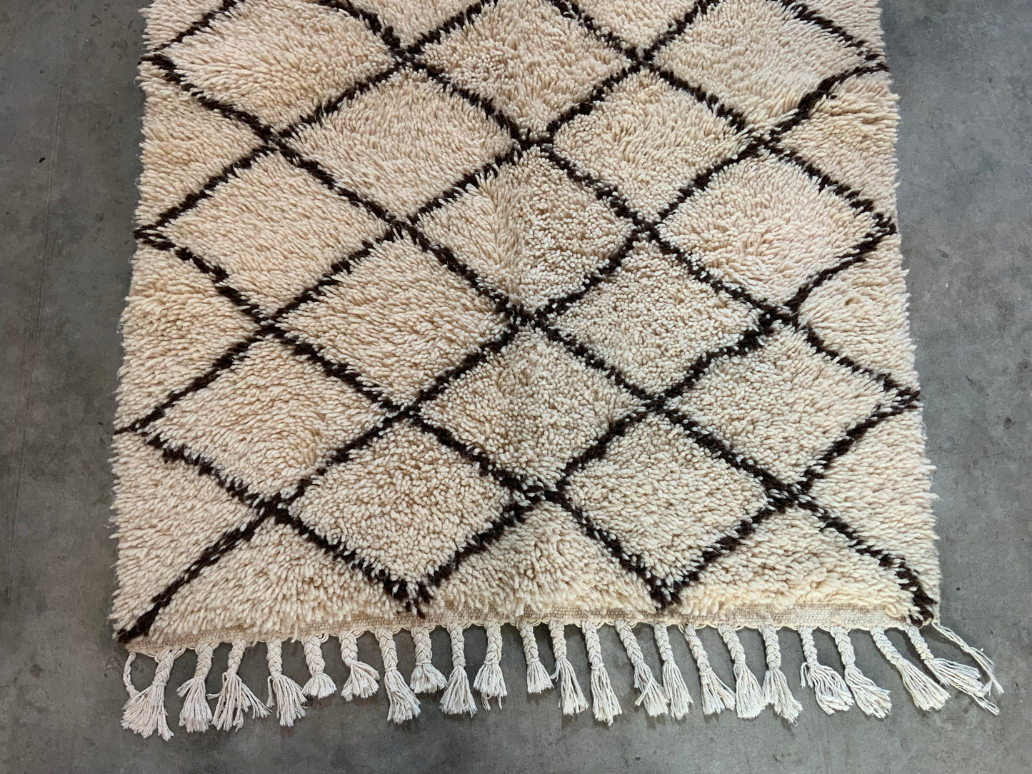 Authentic Vintage Moroccan Rug MNRG27423200 - 4’ x 5’