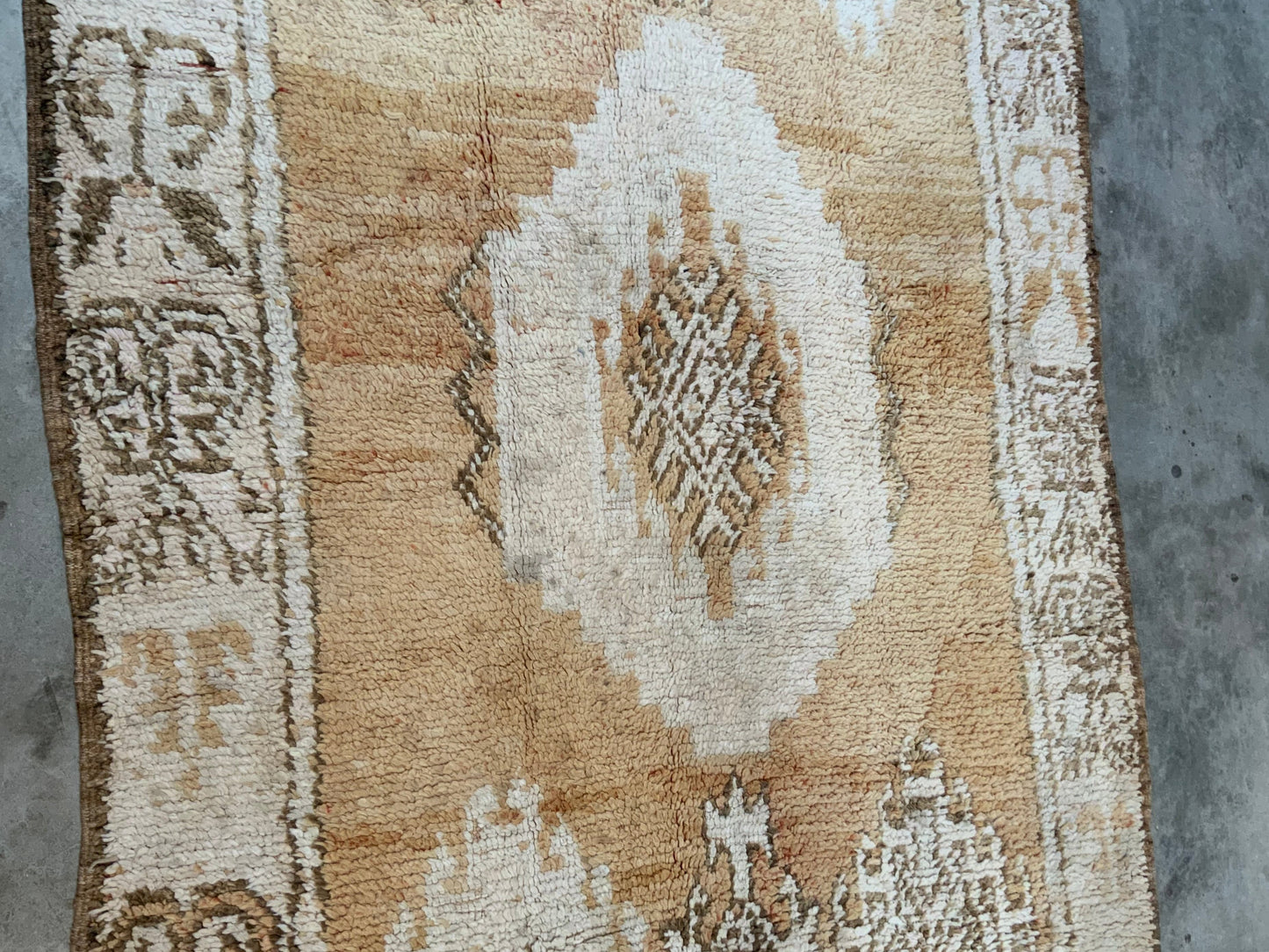 Authentic Vintage Moroccan Rug MNRG11446500 - 12'4" x 5'7"