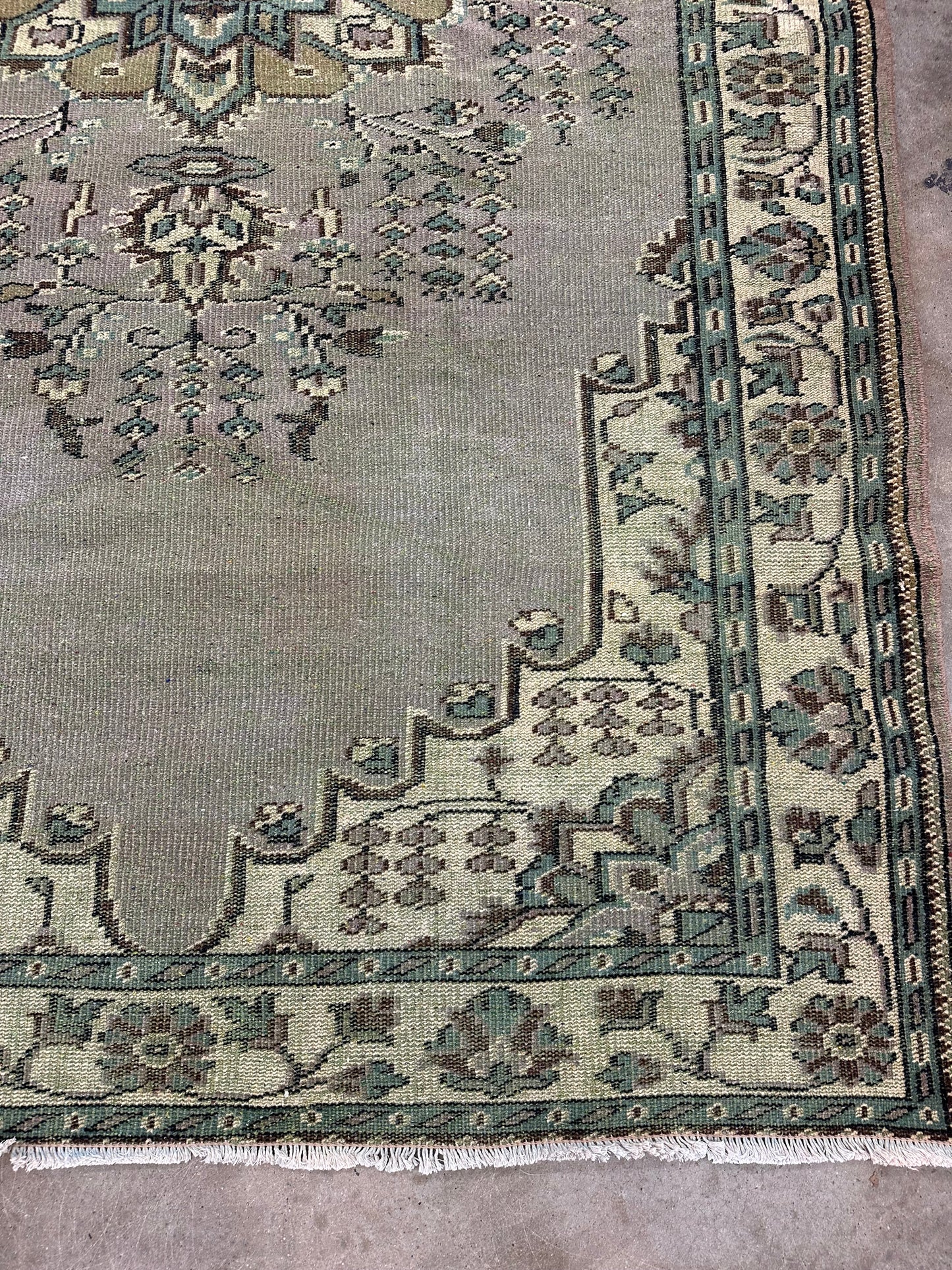 Authentic Vintage Turkish Rug TKRG1604453397 - 5'9" x 9'4”