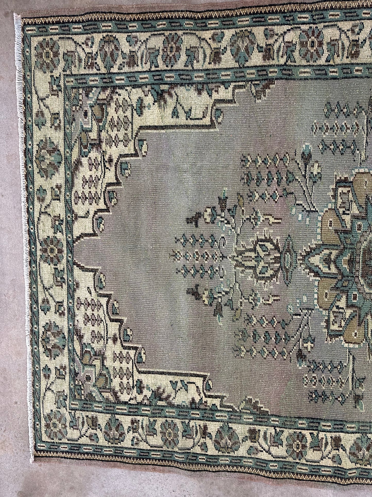 Authentic Vintage Turkish Rug TKRG1604453397 - 5'9" x 9'4”