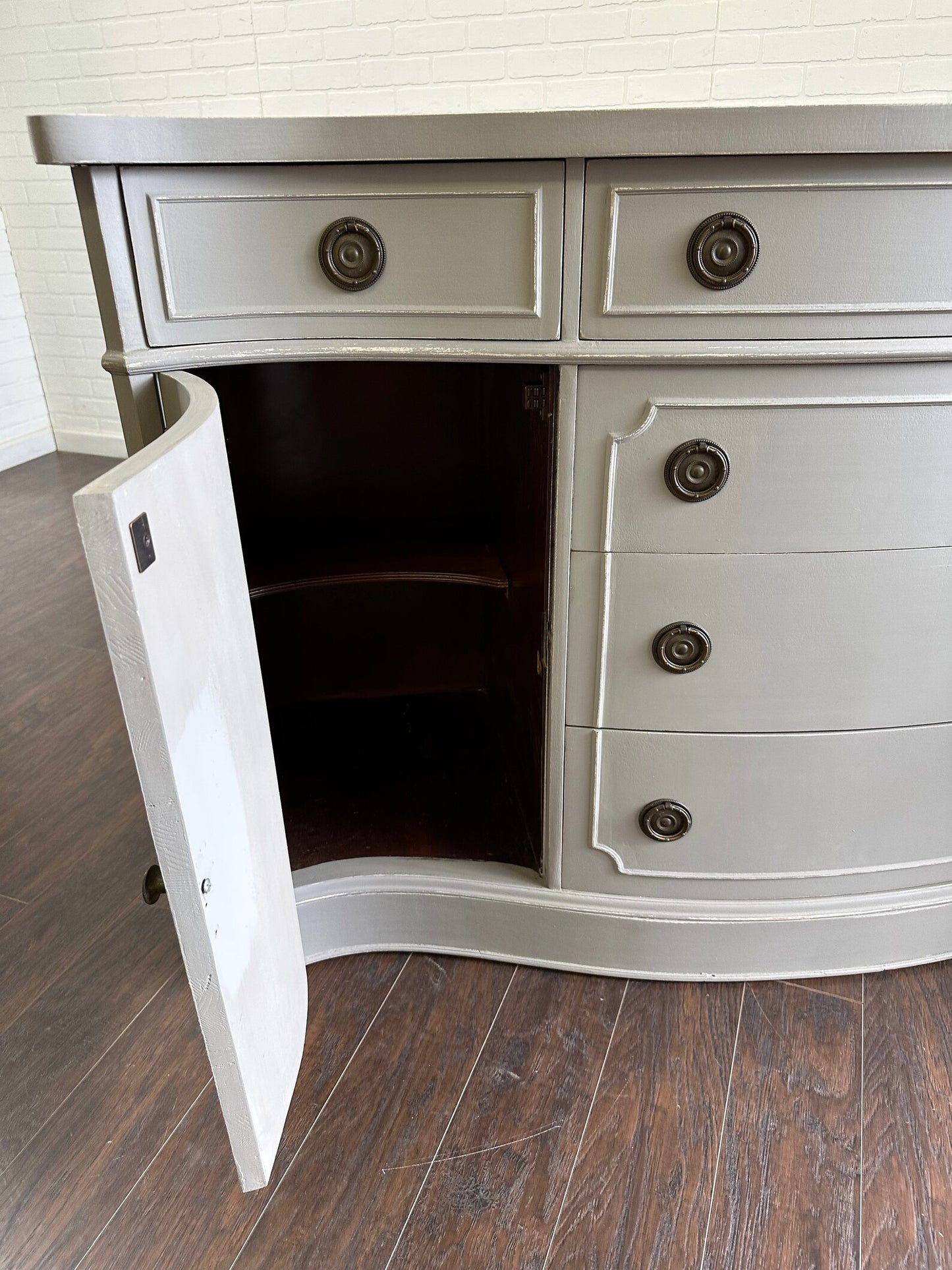 Vintage Traditional Bow Front Side Board - Ash Gray