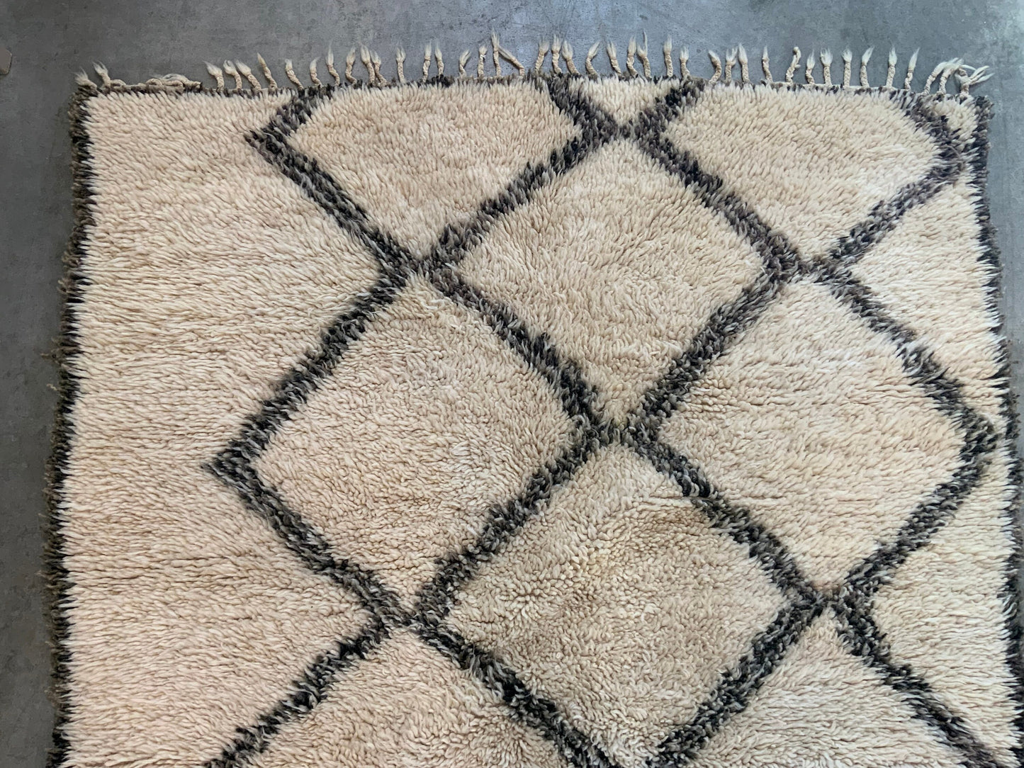 Authentic Vintage Moroccan Rug MNRG32446480 - 7'5" x 4'11"