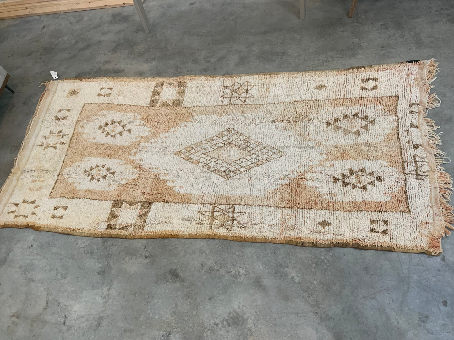 Authentic Vintage Moroccan Rug MNRG443472575 - 5’2” x 11’2”