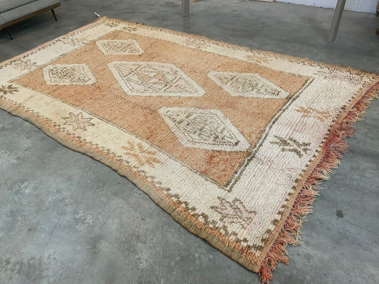 Authentic Vintage Moroccan Rug MNRG112653500 - 5’6” x 9’5”