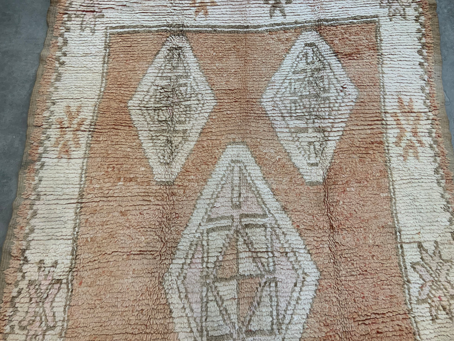 Authentic Vintage Moroccan Rug MNRG112653500 - 5’6” x 9’5”