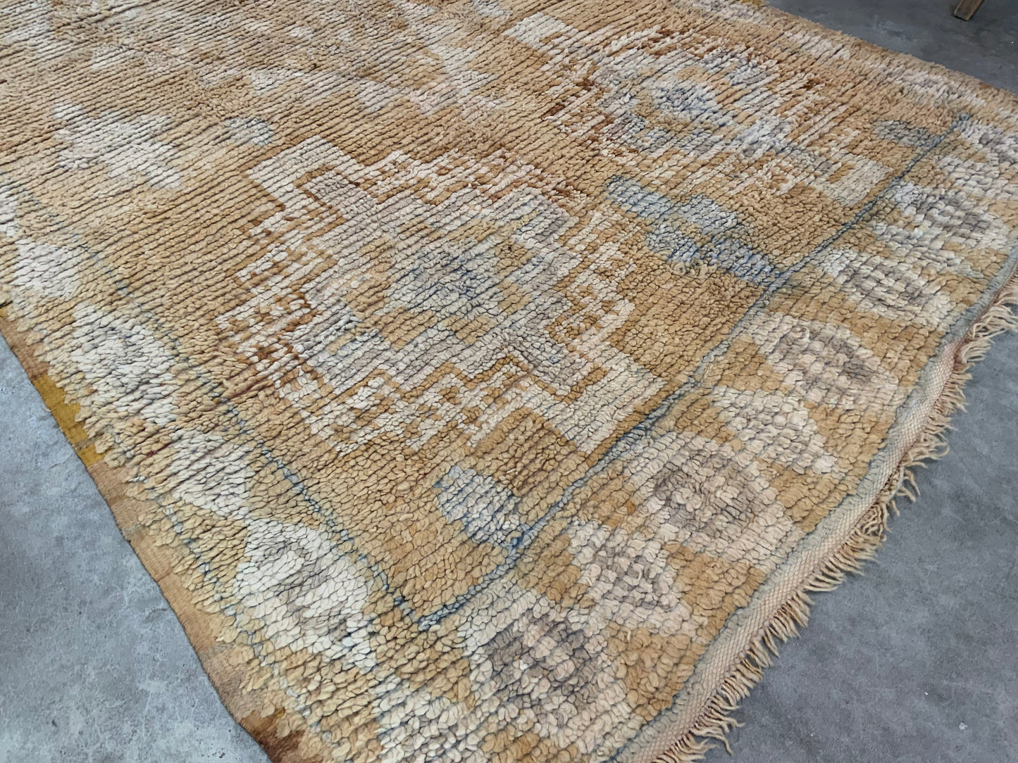 Authentic Vintage Moroccan Rug MNRG4017505 - 4’9” x 10’4”