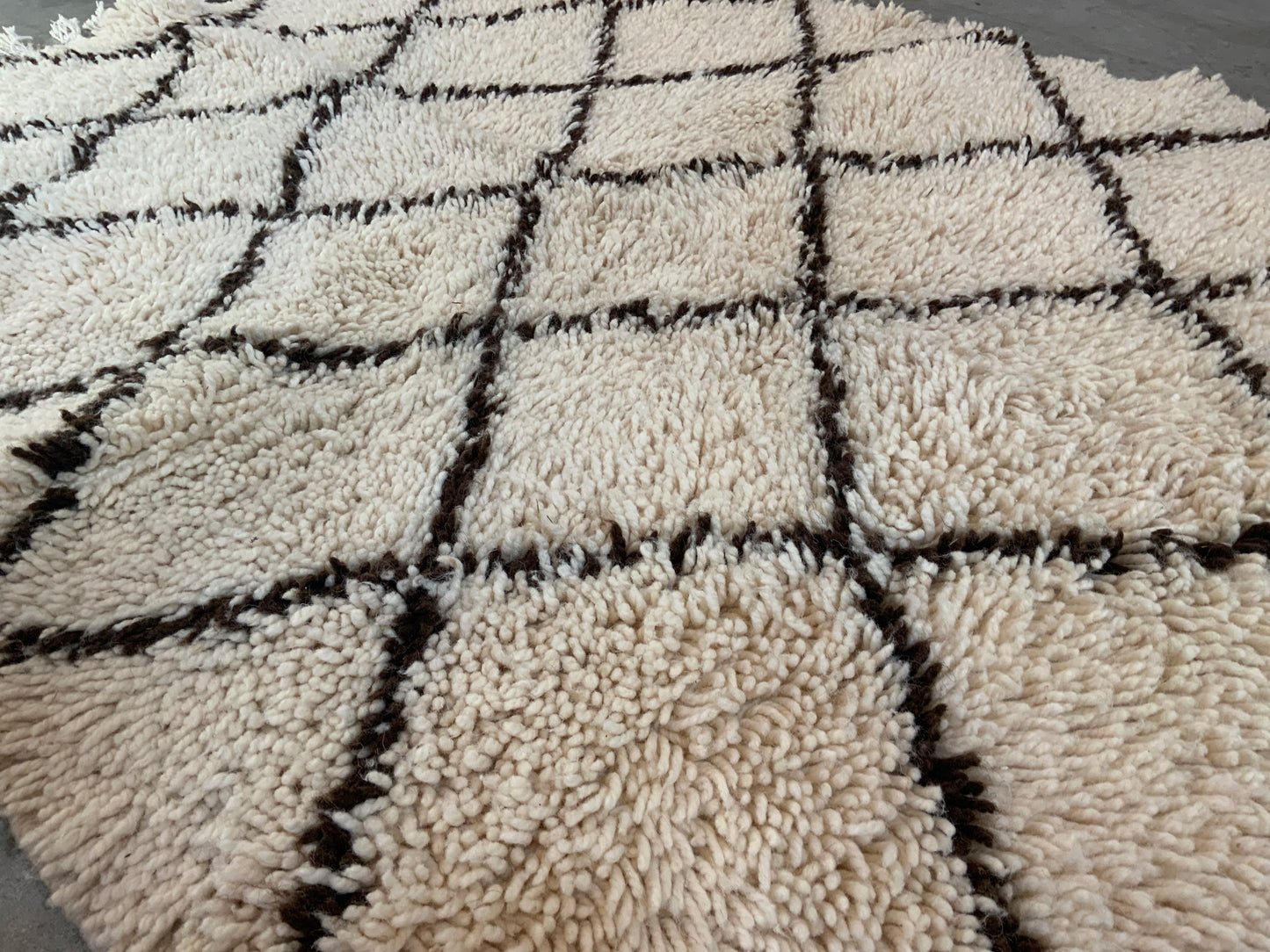 Authentic Vintage Moroccan Rug MNRG27423200 - 4’ x 5’