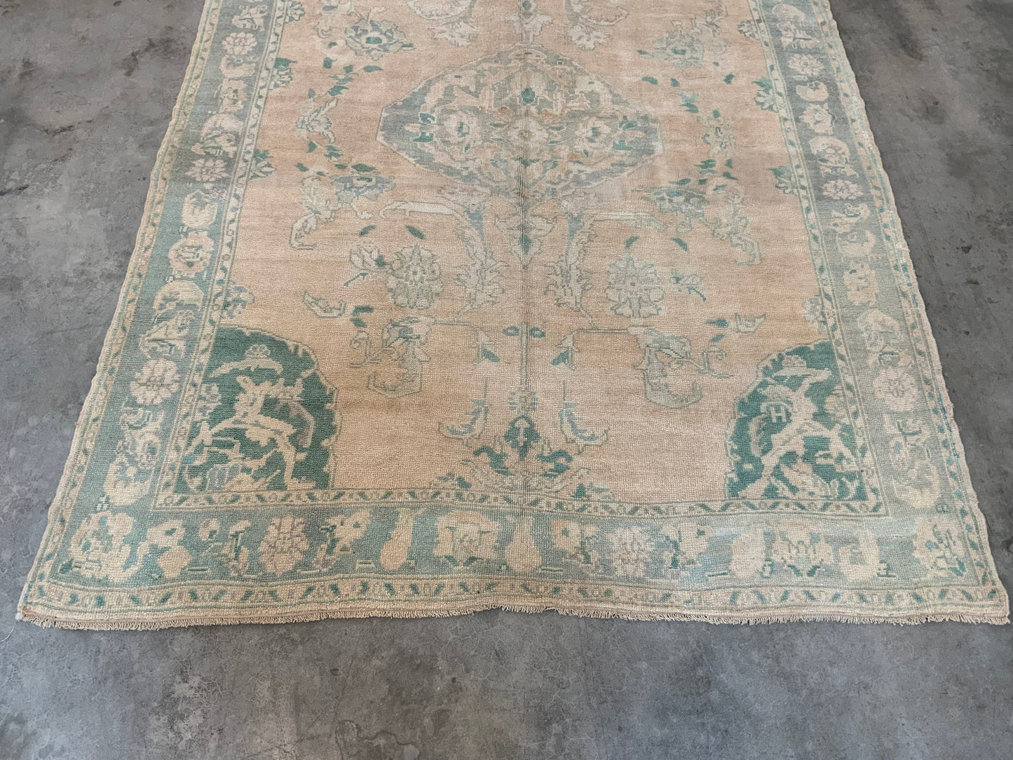 Authentic Vintage Turkish Rug TKRG50034136999 - 5’7” x 7’10”