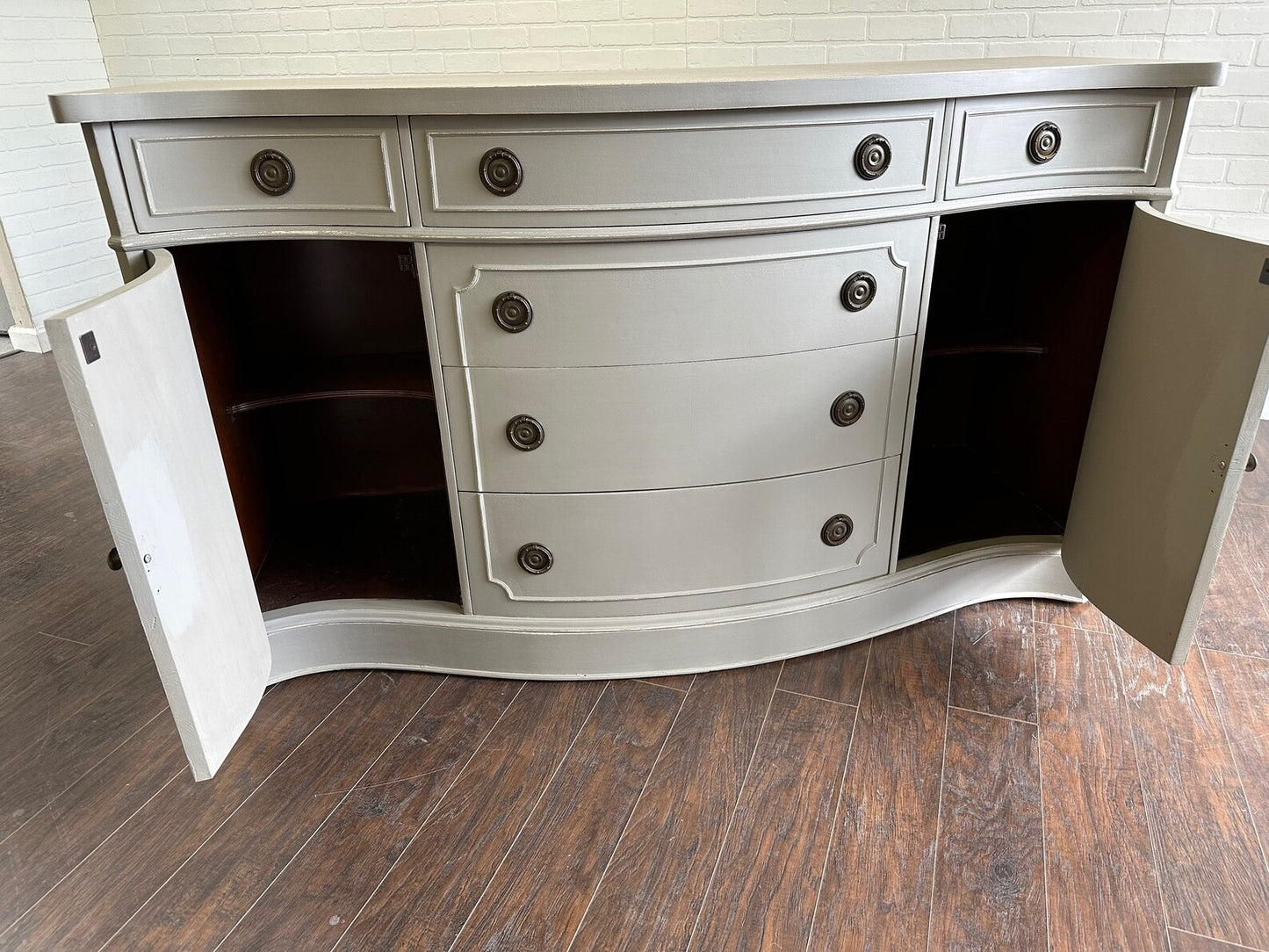 Vintage Traditional Bow Front Side Board - Ash Gray