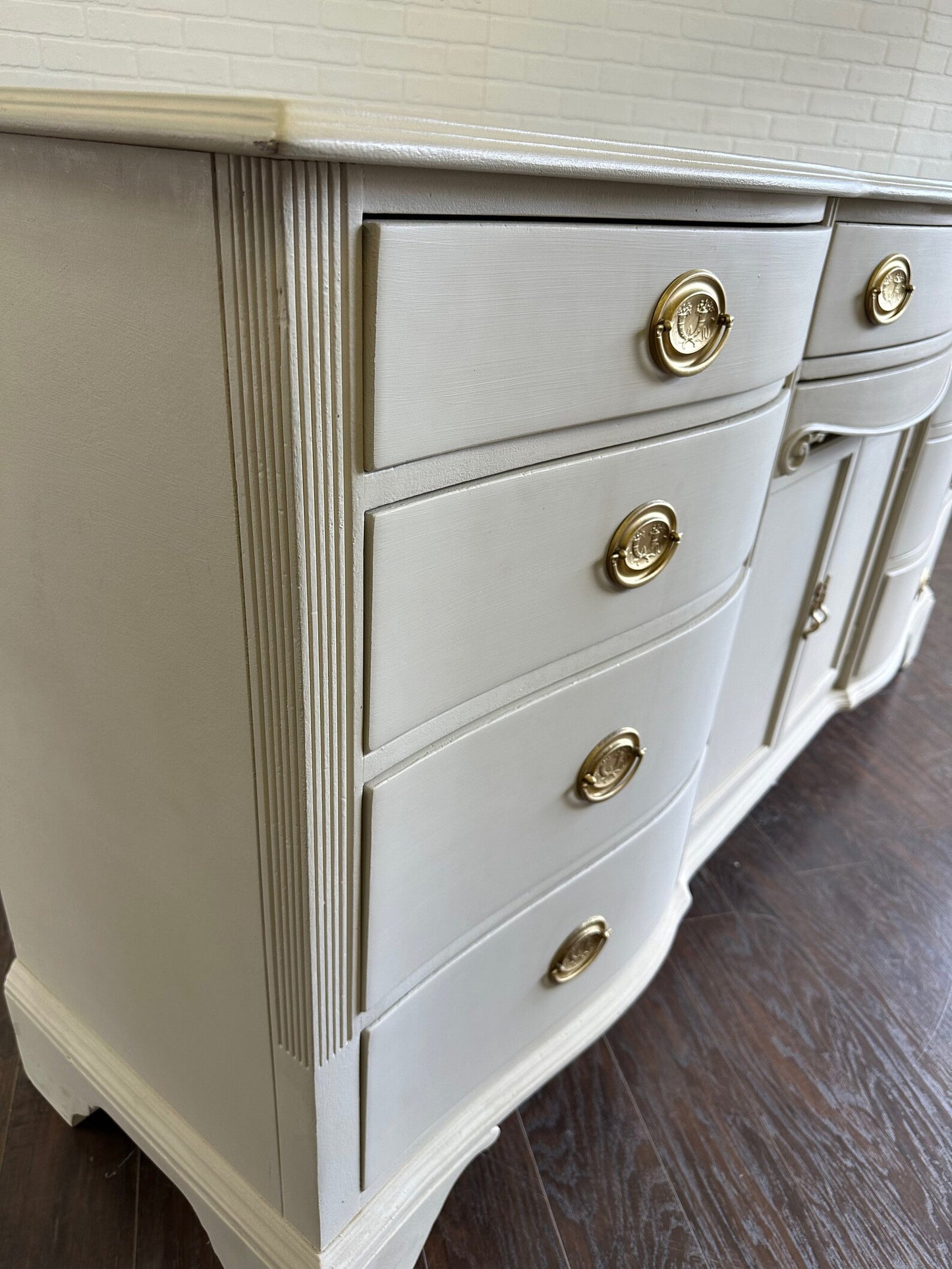 Vintage Palmer Traditional Dresser - Oatmeal