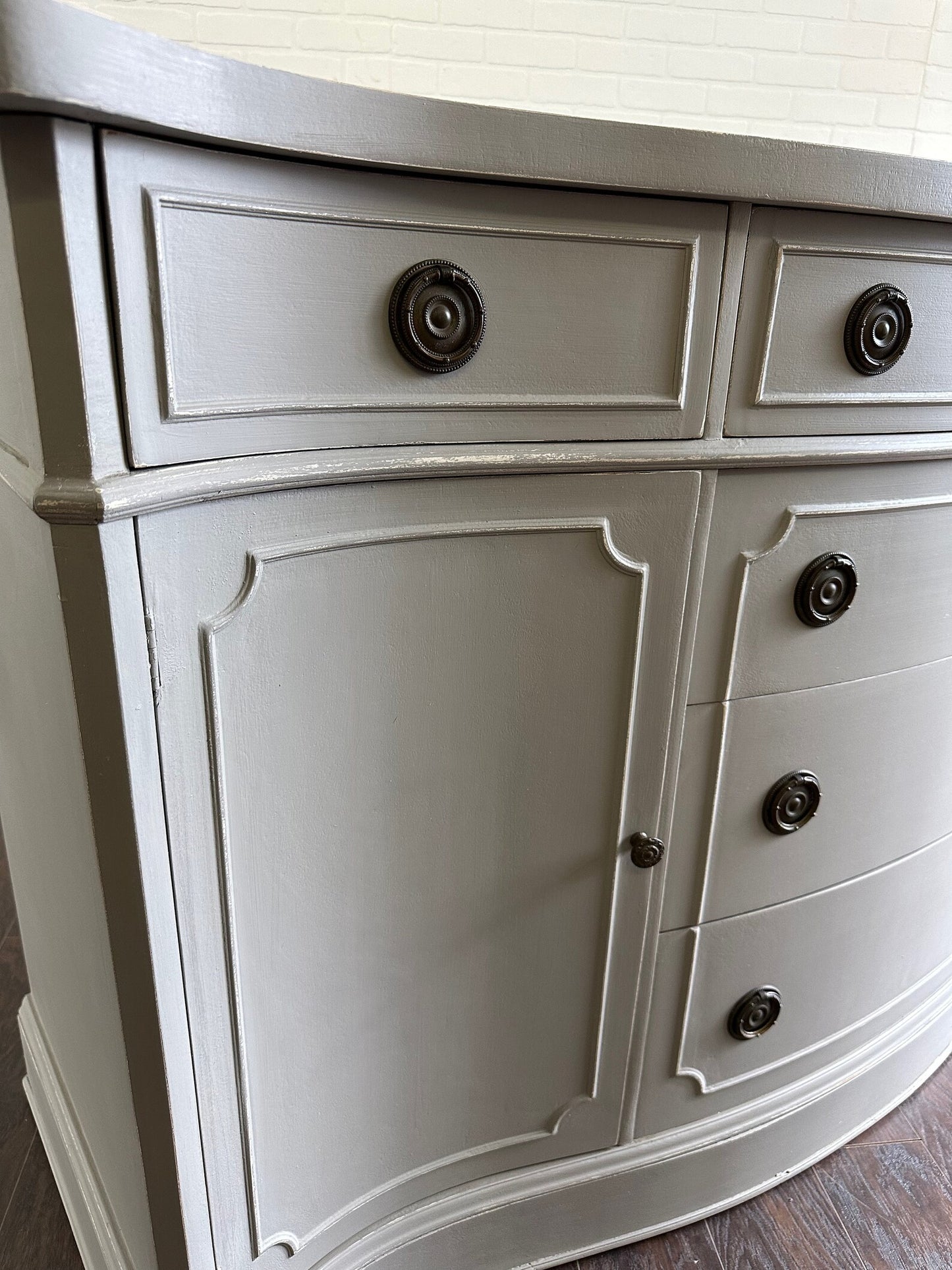 Vintage Traditional Bow Front Side Board - Ash Gray