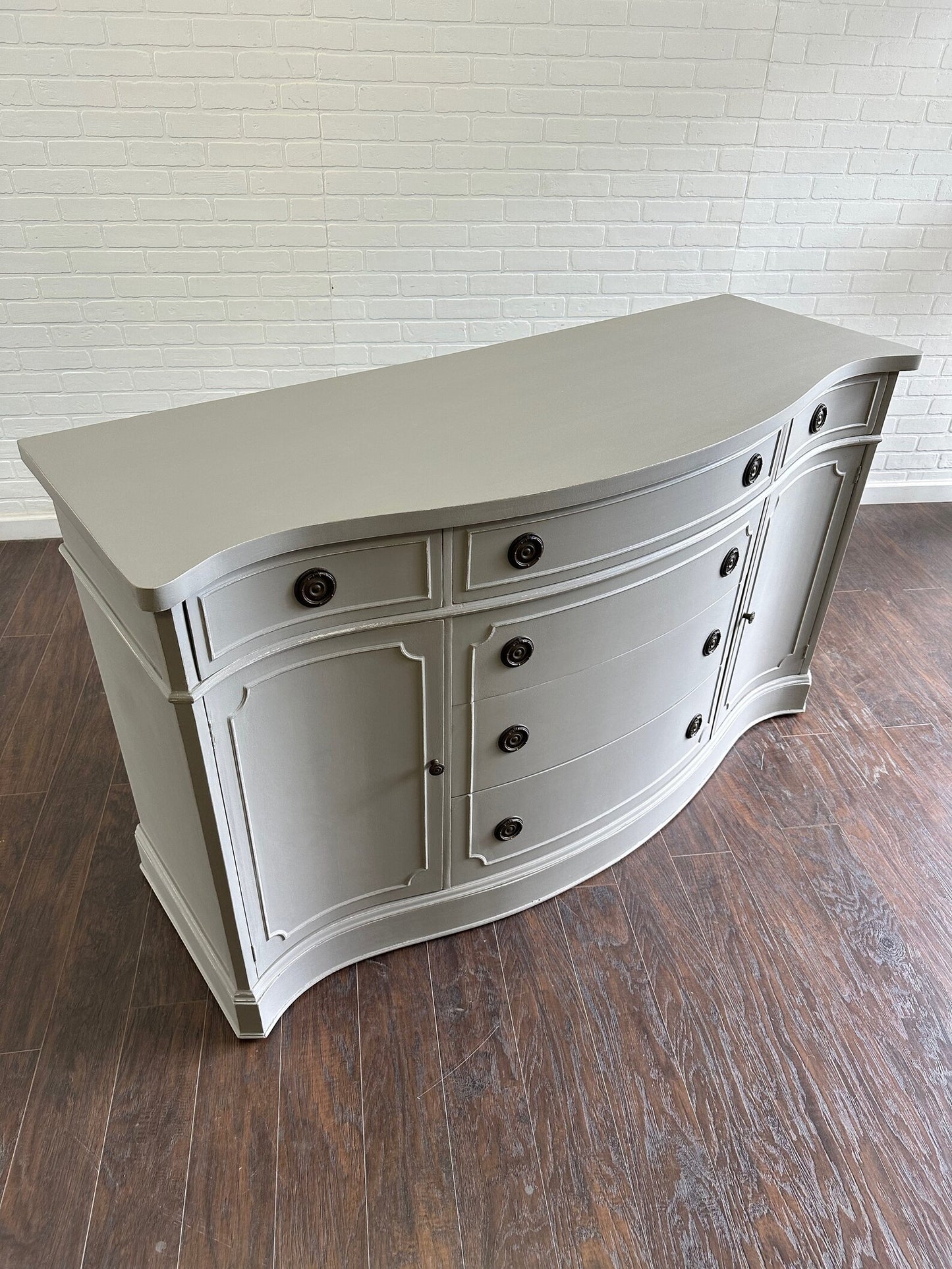 Vintage Traditional Bow Front Side Board - Ash Gray