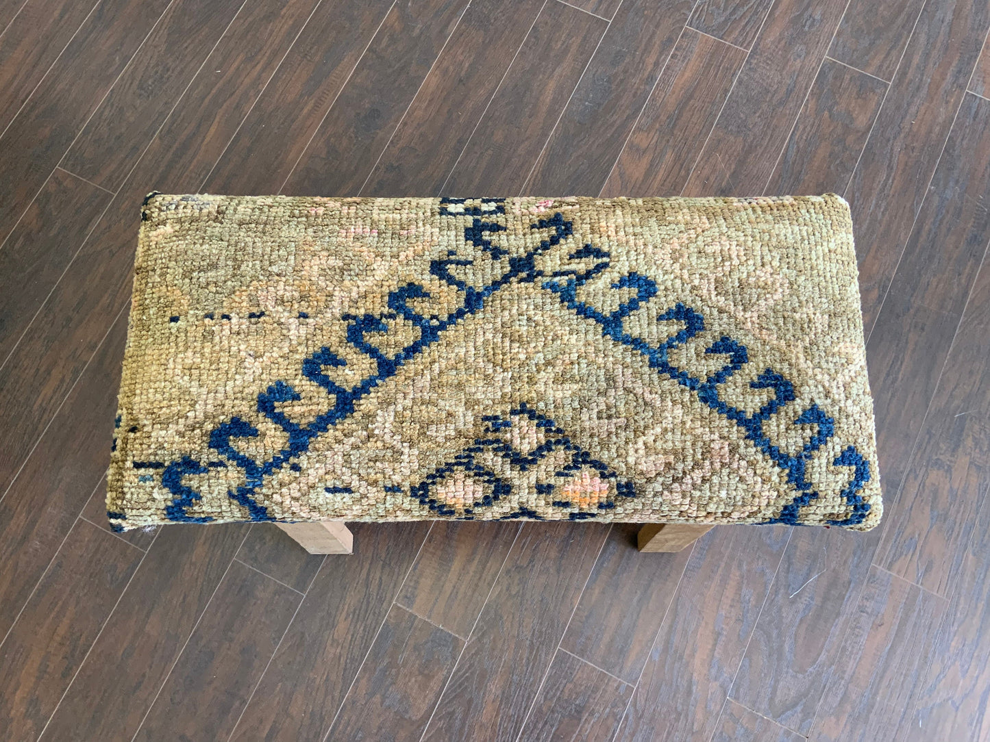 Med - Vintage Rug Upholstered Wood Bench