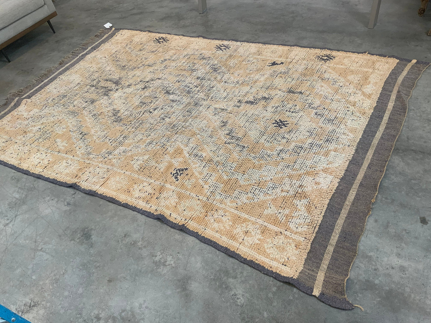 Authentic Vintage Moroccan Rug MNRG67423480 - 5'10" x 8'9"