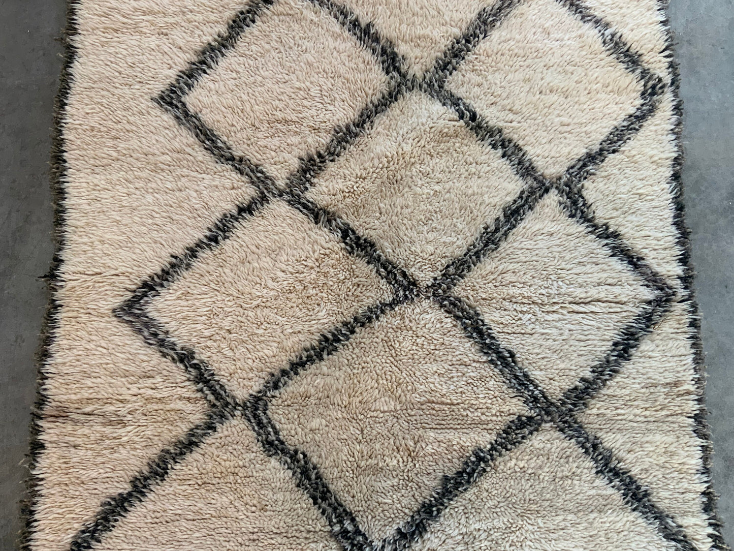 Authentic Vintage Moroccan Rug MNRG32446480 - 7'5" x 4'11"