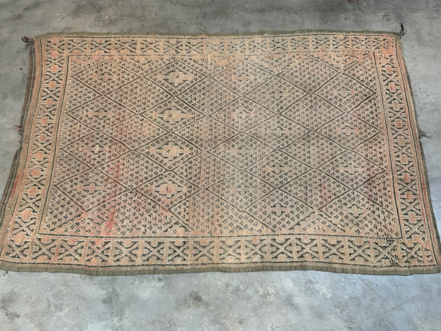 Authentic Vintage Moroccan Rug MNRG42365480 - 6' x 9'8"