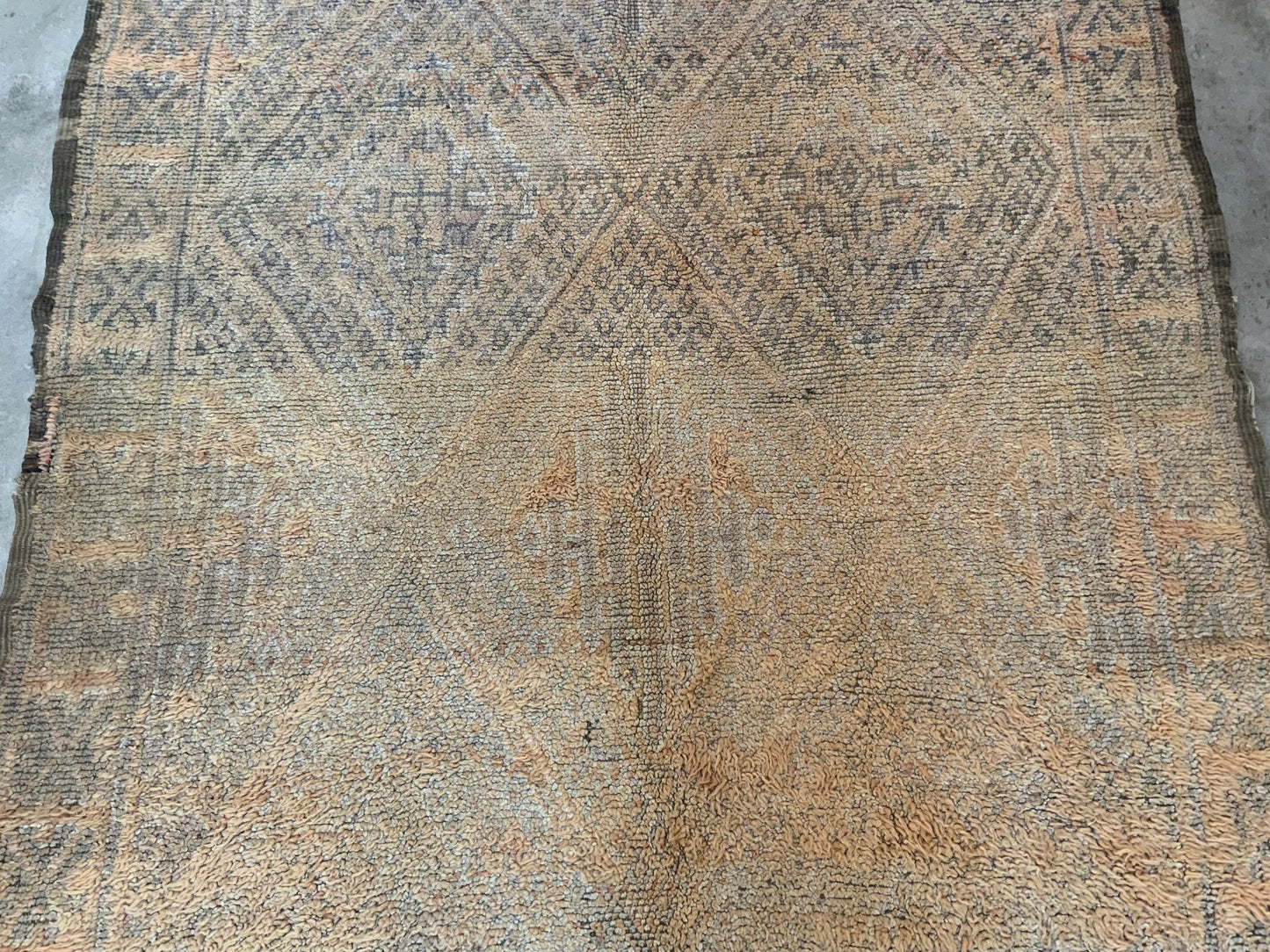 Authentic Vintage Moroccan Rug MNRG22133450 - 6'4" x 7'10"