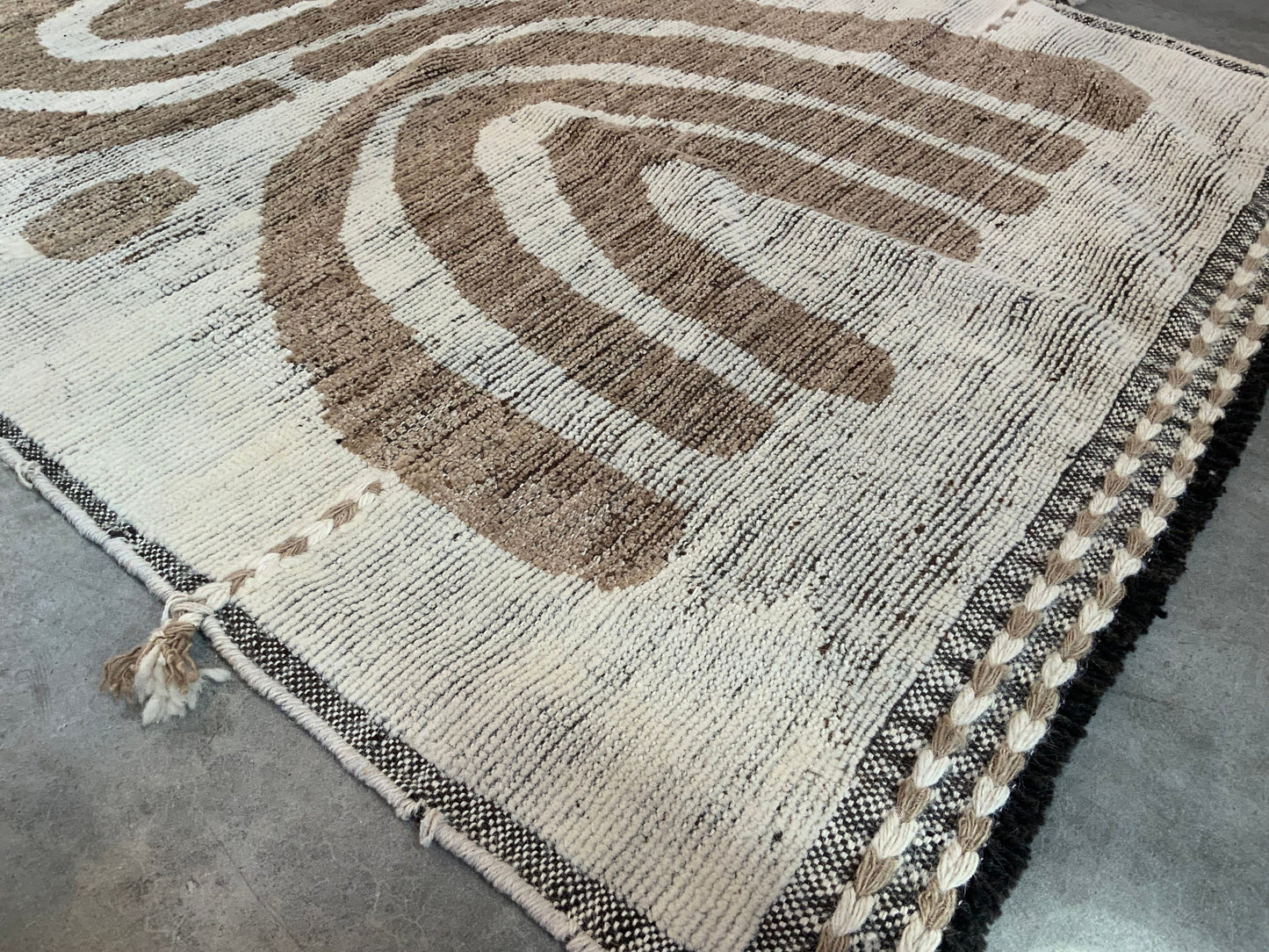 Authentic Moroccan Rug MNRG5219261425 - 4'4" x 6'5"