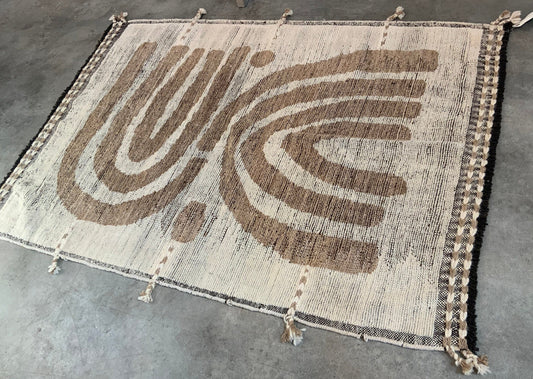 Authentic Moroccan Rug MNRG5219261425 - 4'4" x 6'5"