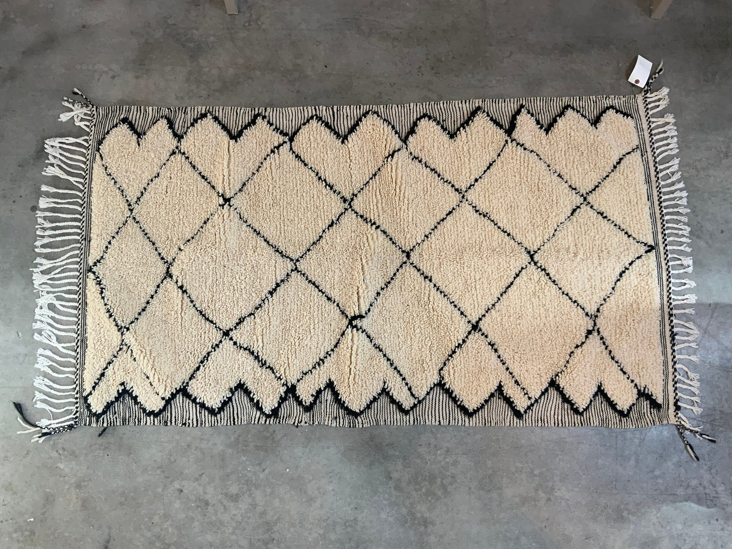 Authentic Vintage Moroccan Rug MNRG26424200 - 3'8" x 6'7"